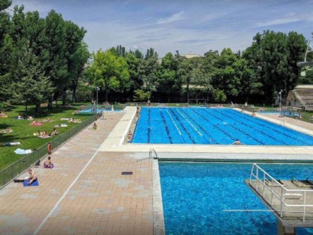 Public swimming pool